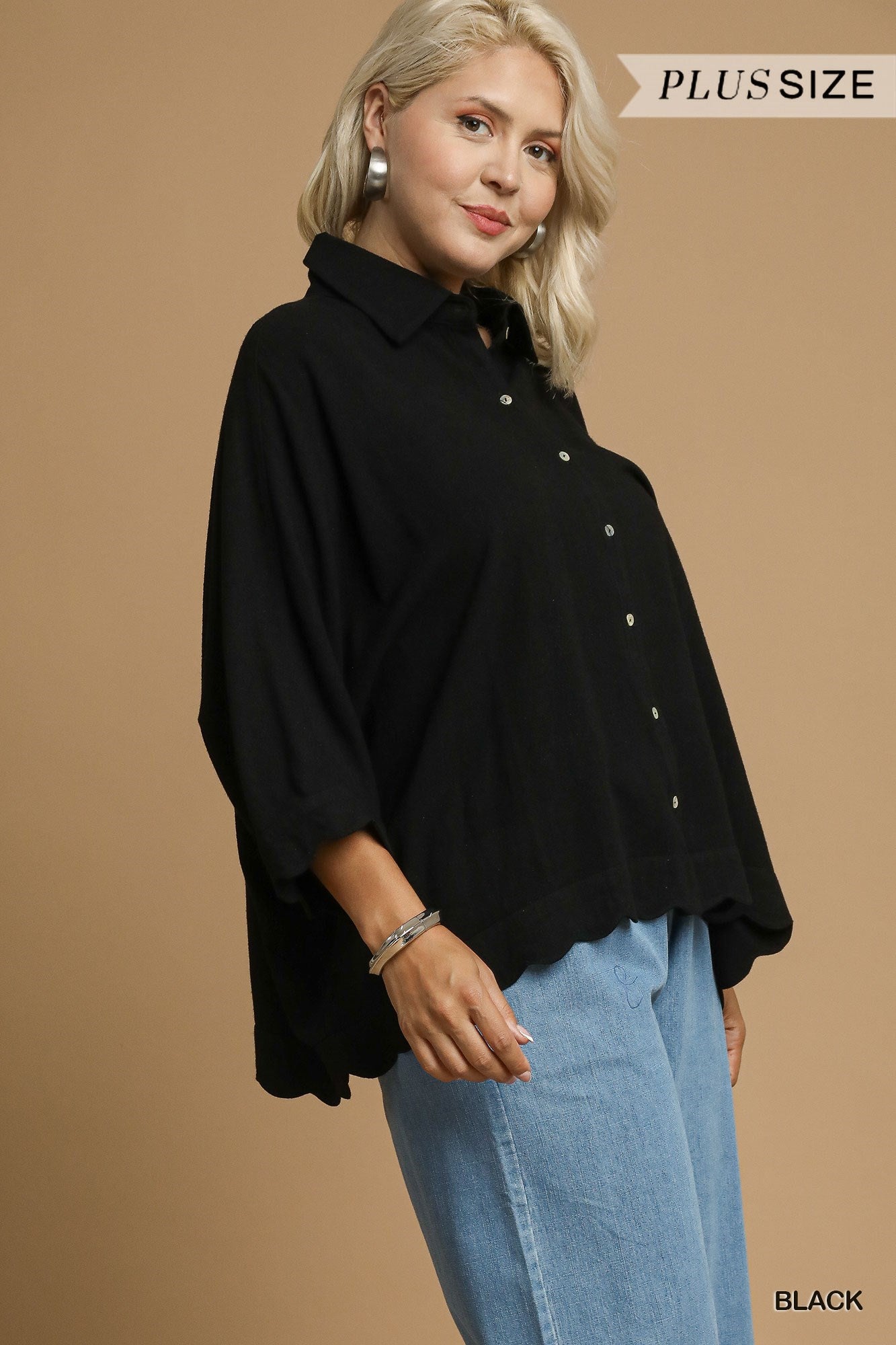Peaceful Moment Linen Scallop Hem Button-Down Curvy Top, Black