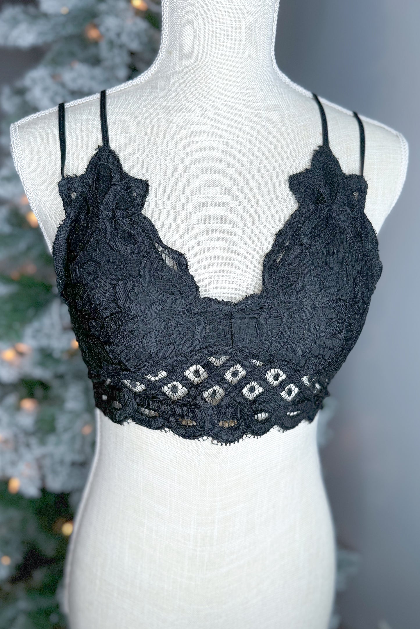 Last Chance Lace Bralette, Black