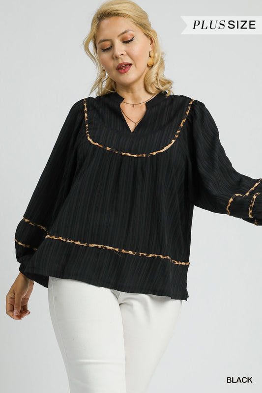 Feline Good Texture Fabric Leopard Print Curvy Top, Black